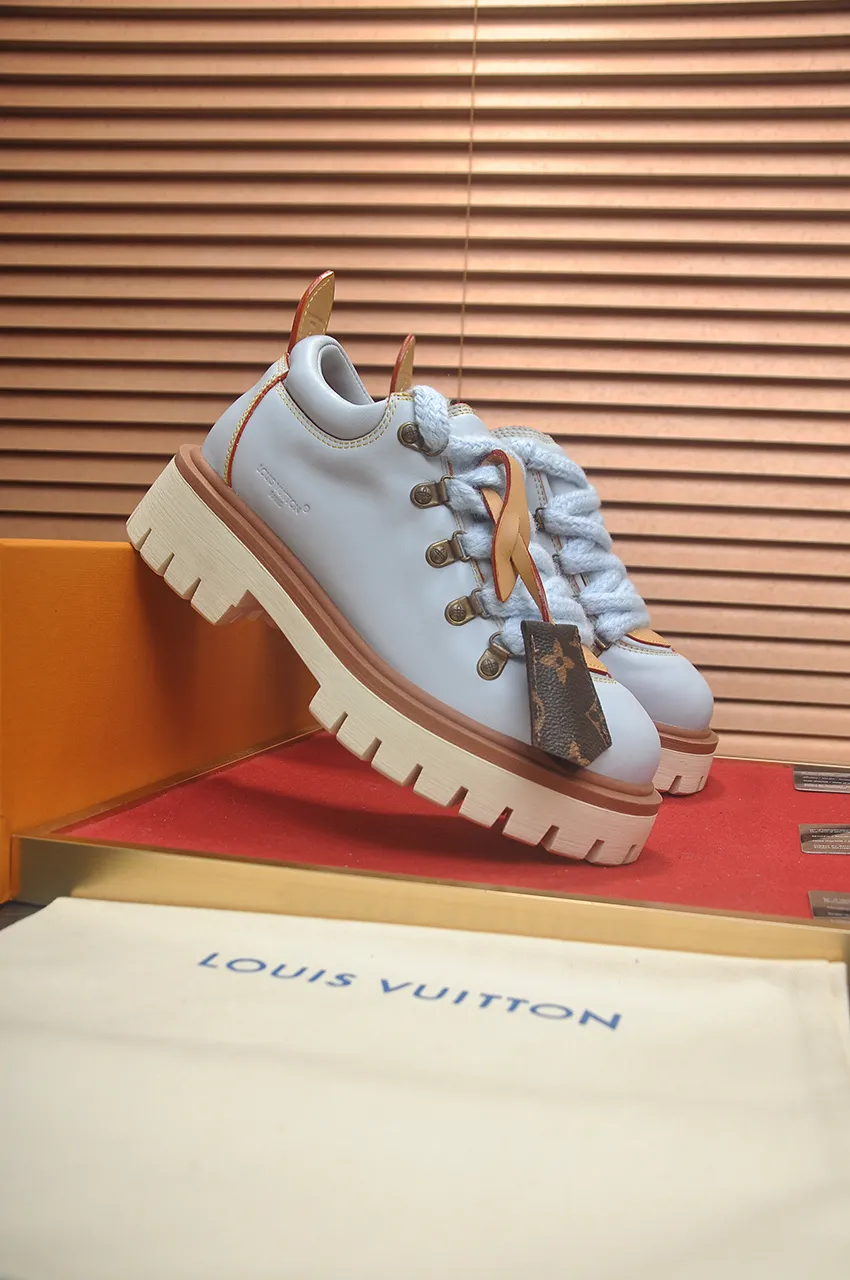Men's shoes 💰660💶 LV Louis Vuitton 2025 autumn and winter new couple's new style, the original version is developed one to one, retro fashion, handsome and cool mountaineering derby shoes are out of stock 👍 💎 Material: imported first-layer cowhide 💎 Lining: imported lambskin 💎 Outsole: original molded TR non-slip sole 💎 Bottom height: 3.5cm 💎 Shoe size: 35-45 for both men and women